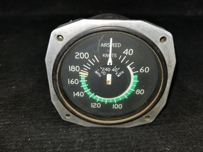 Airspeed Indicator - Sigma Tek - 5-YBUC