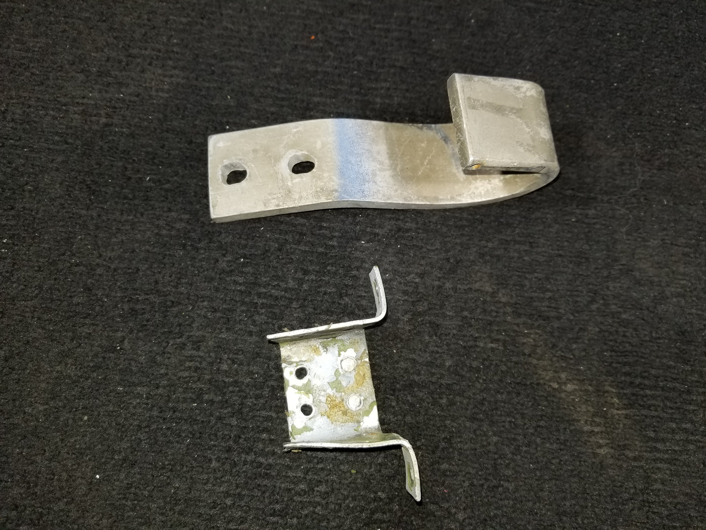 Baggage Door Hinge Upper - 2 of 2 - C-FCDQ (#0711102)