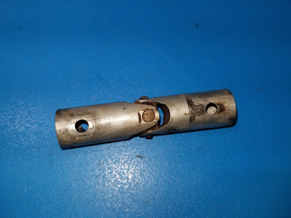 Control Wheel / Yoke Universal Joint - Cessna - C-FKXV