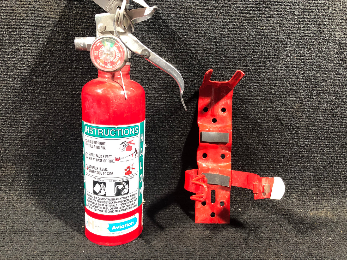 Fire Extinguisher with Bracket - Halon - C-FPDO (#344)