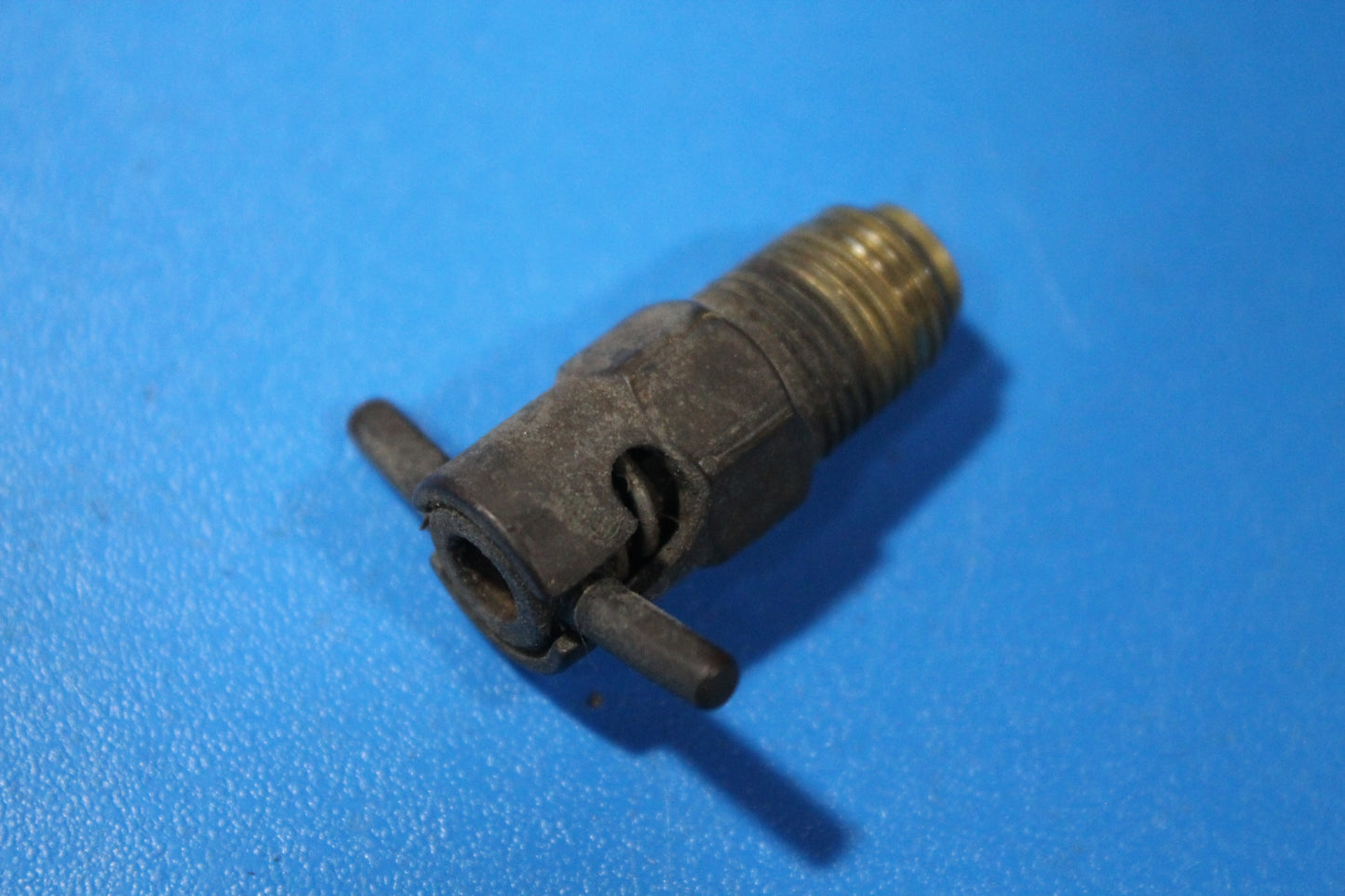 Fuel Tank Drain Valve - Petcock style - C-FXXQ