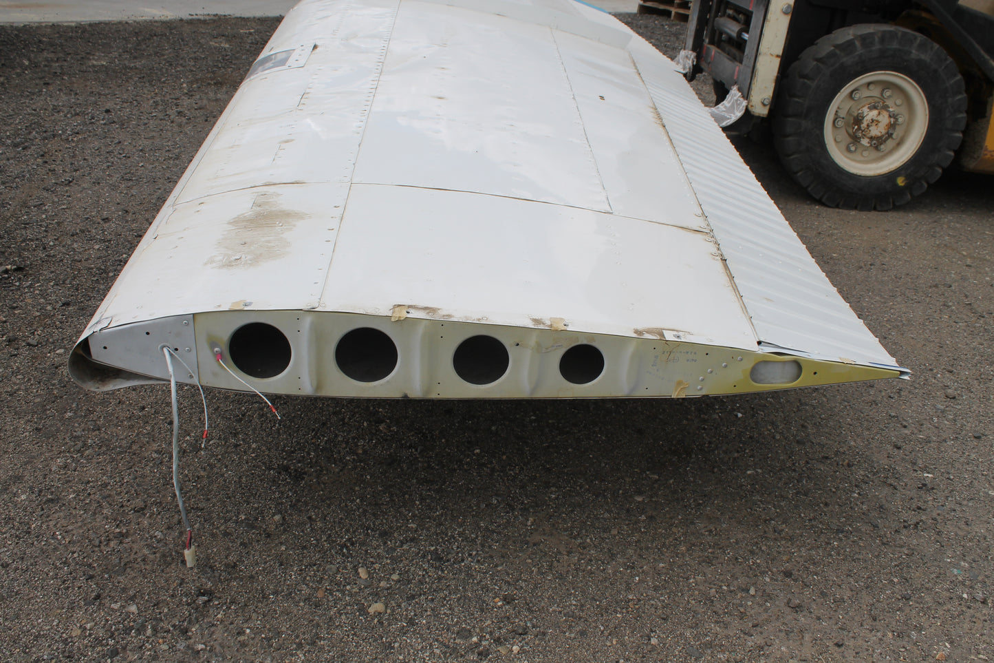 Wing - LH - w/ extended range tank - Damaged - C-FWOK (#0720601-210)