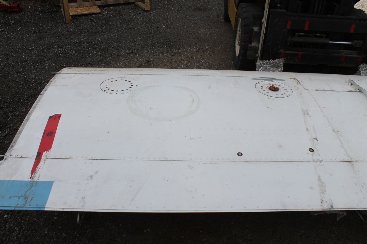 Wing - RH with extended range tank - Damaged - C-FWOK (#0720601-207)