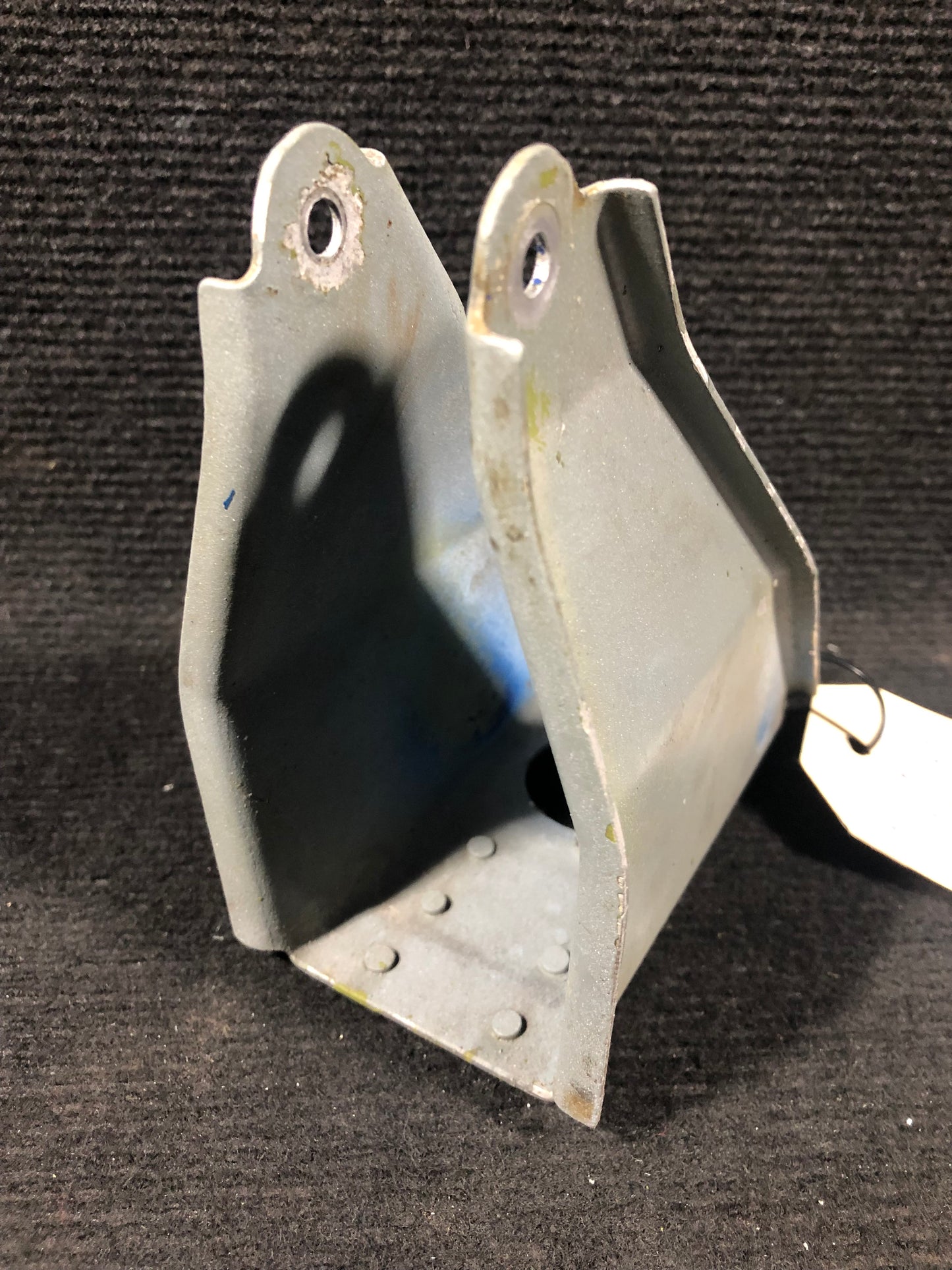 Rudder Bellcrank Bracket - Cessna - C-FCDQ