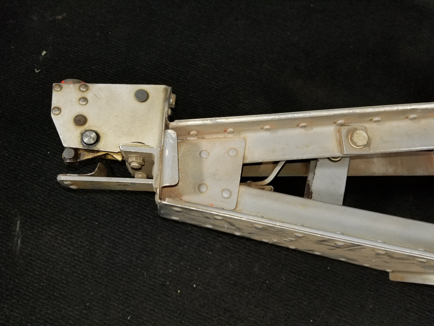 Rudder Gust lock - Aero Twin INC - 5Y-BUC (#AT-RL-1001)