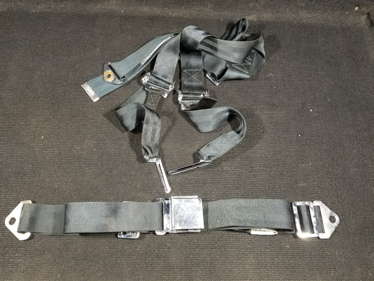 Seat Belt Assembly - Front - Aero Fabricators - 2 of 2 - C-FKXV (#90-91R60)