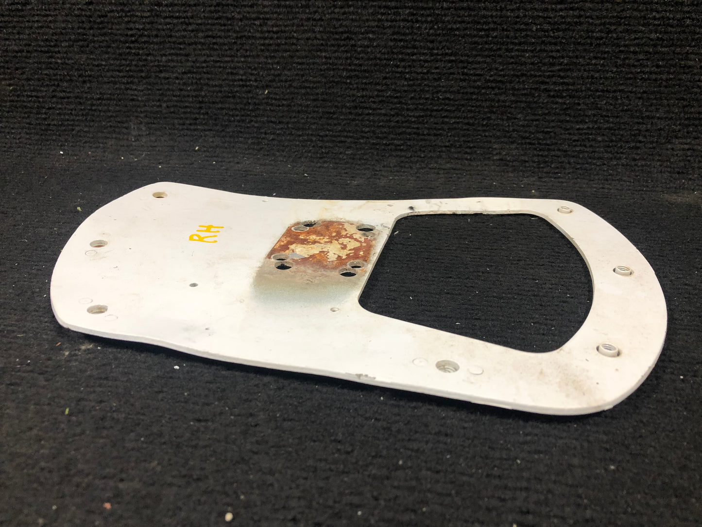 Wheel Fairing Mount Plate RH - C-FPDO (#0441187-2)