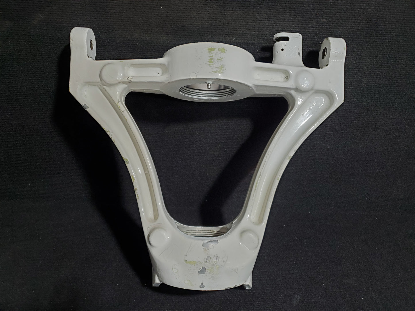 NLG Trunnion Assy - Cessna - 5Y-RNA