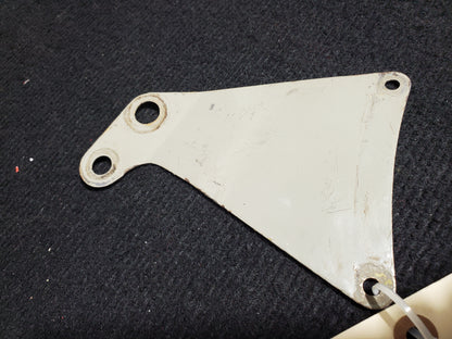 Drain Line Support Bracket - Cessna - 5Y-RNA