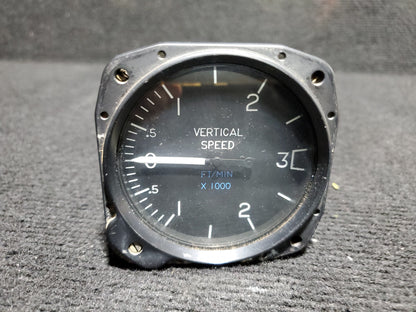 Vertical Speed Indicator - United Instruments - 5Y-BUC