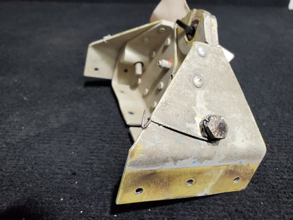 Hinge Assy - LWR - Vertical Fin - Cessna - 5Y-BUC