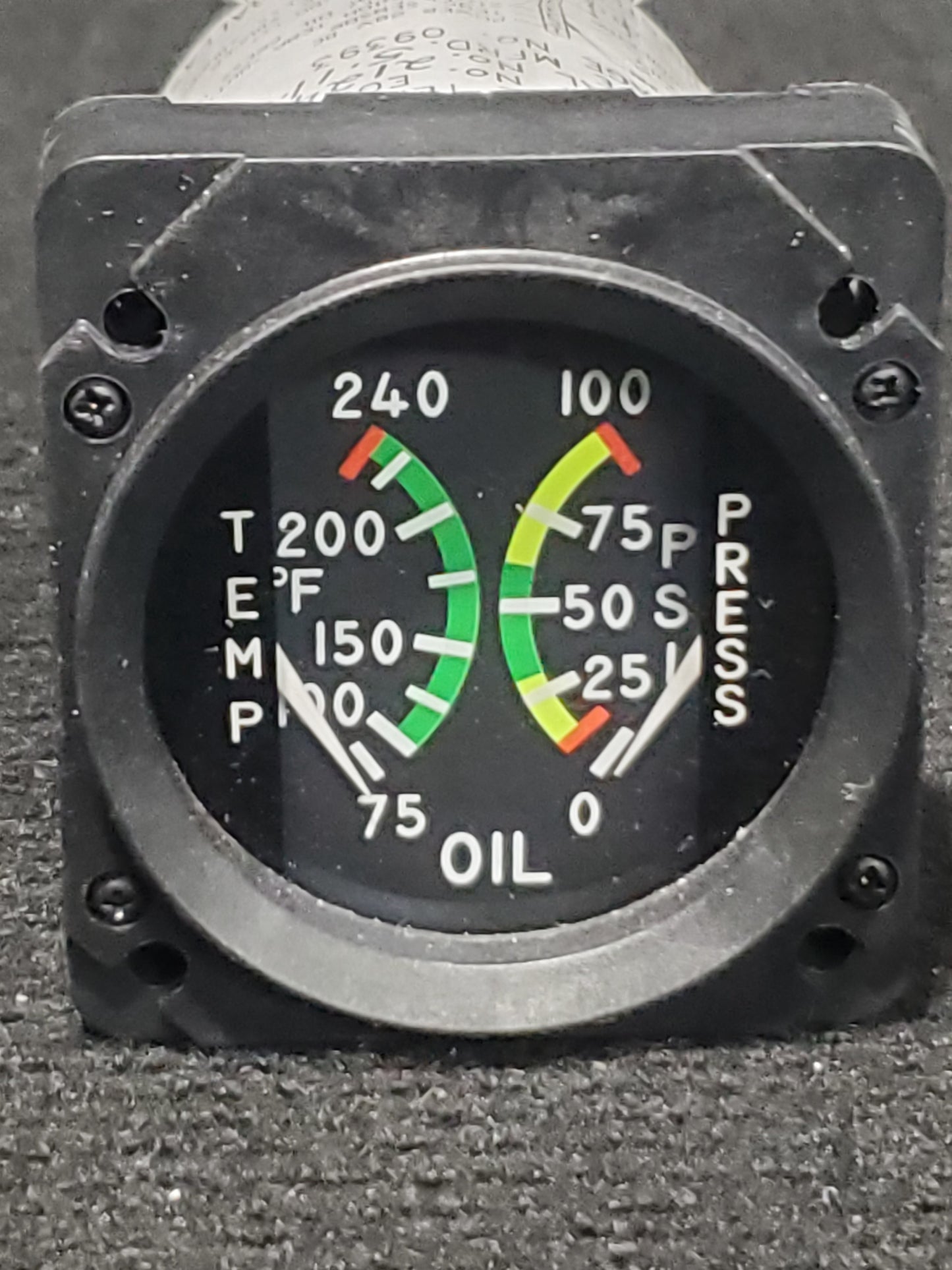 Oil Temperature and Pressure Indicator - Rochester Gauges - C-GDJL