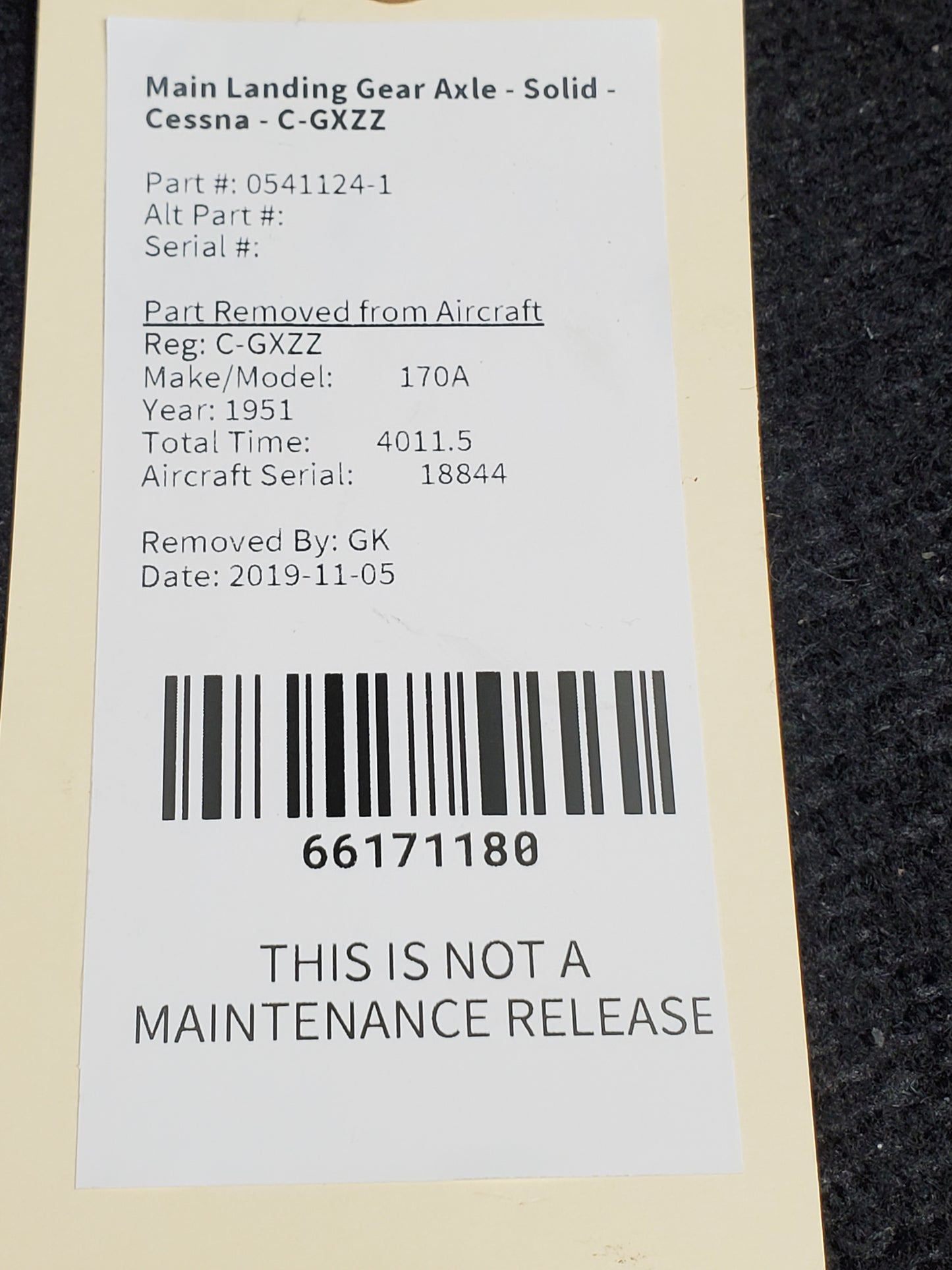 Main Landing Gear Axle - Solid - Cessna - C-GXZZ