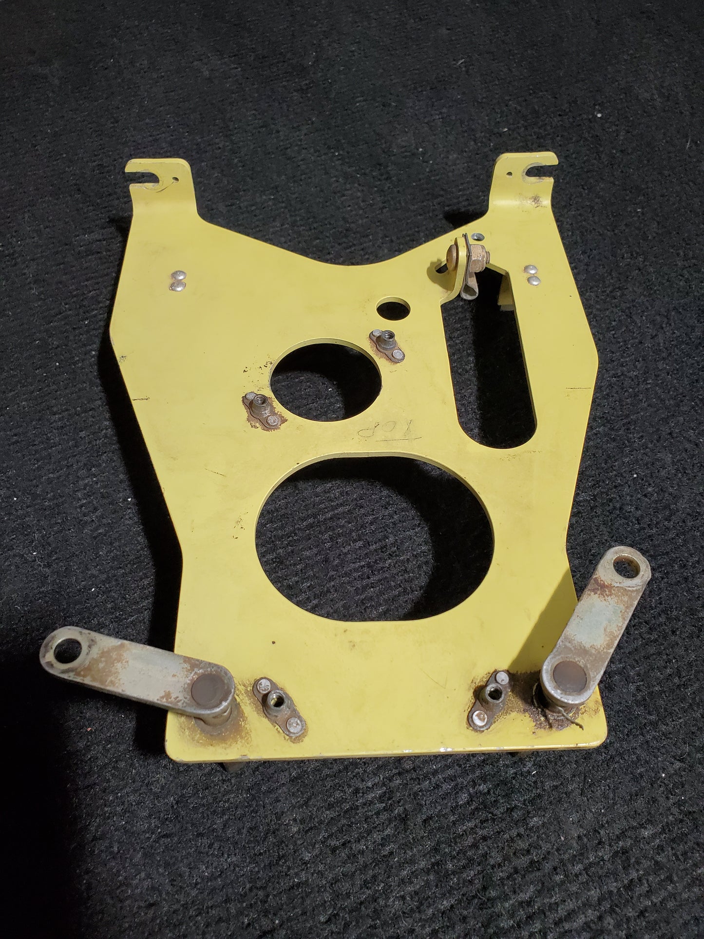 Support Plate Assy_Fuel Selector Controls - Cessna - 5Y-RNA