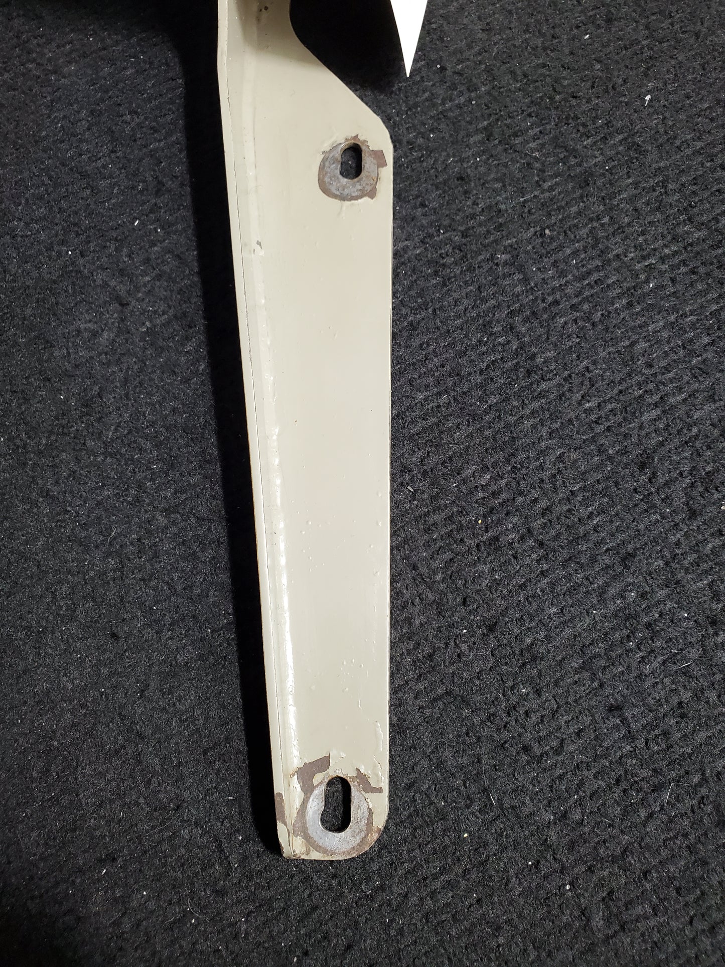 Oil Cooler Mounting Bracket - Lower - Cessna - 5Y-RNA