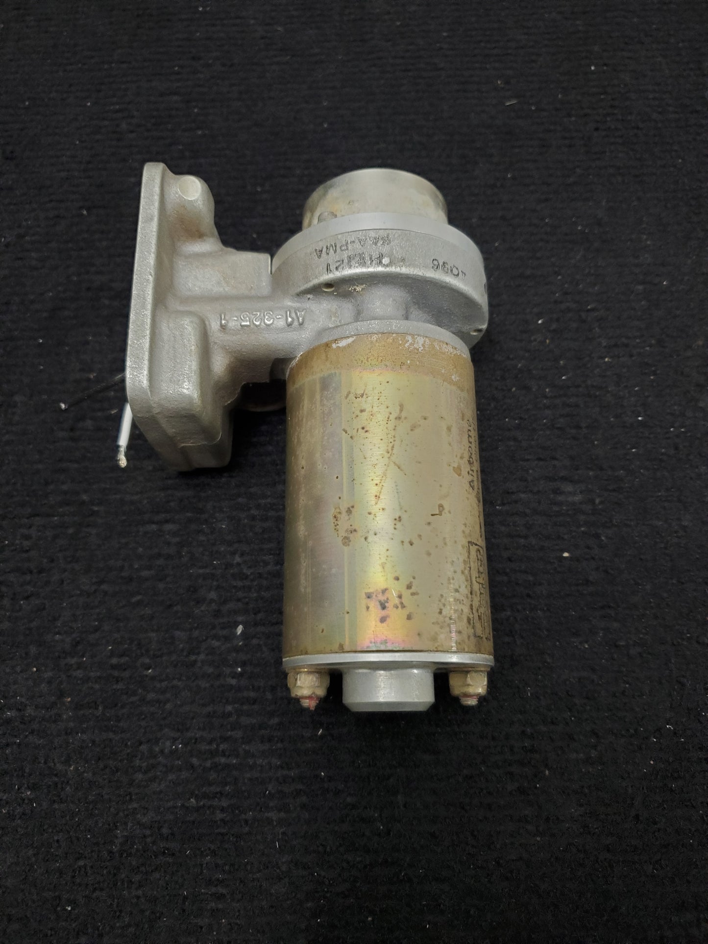 Fuel boost pump - Parker Aerospace - C-GINH